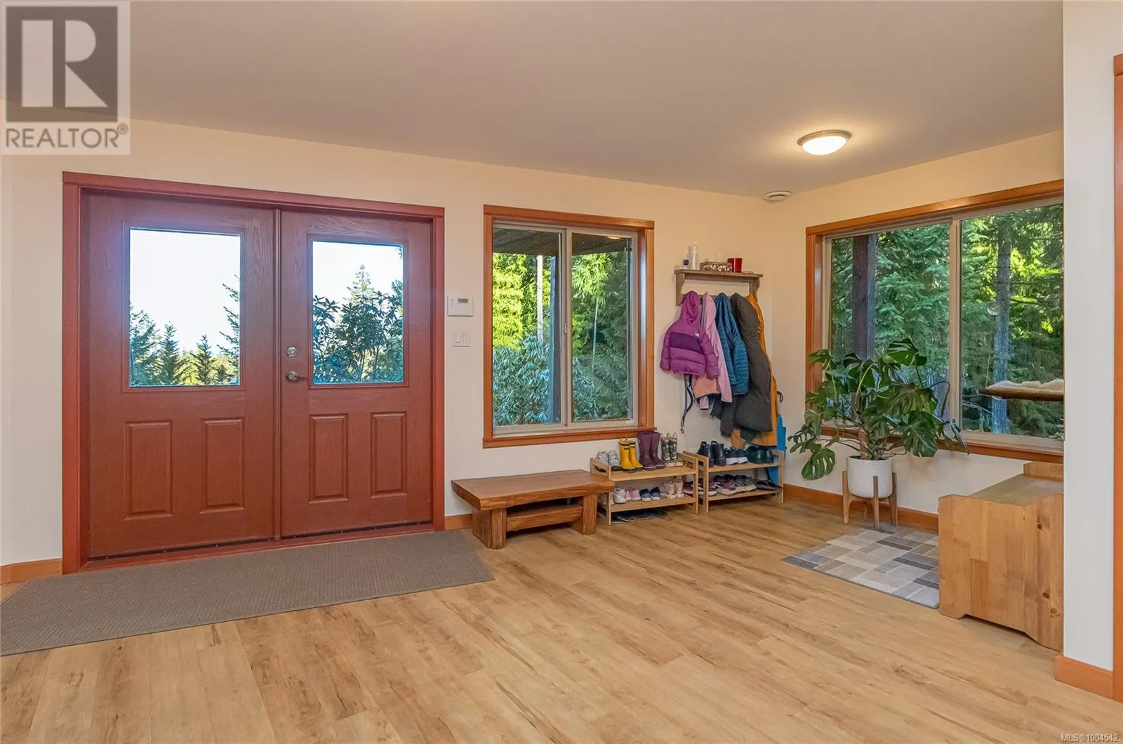1556 Meadowood Way