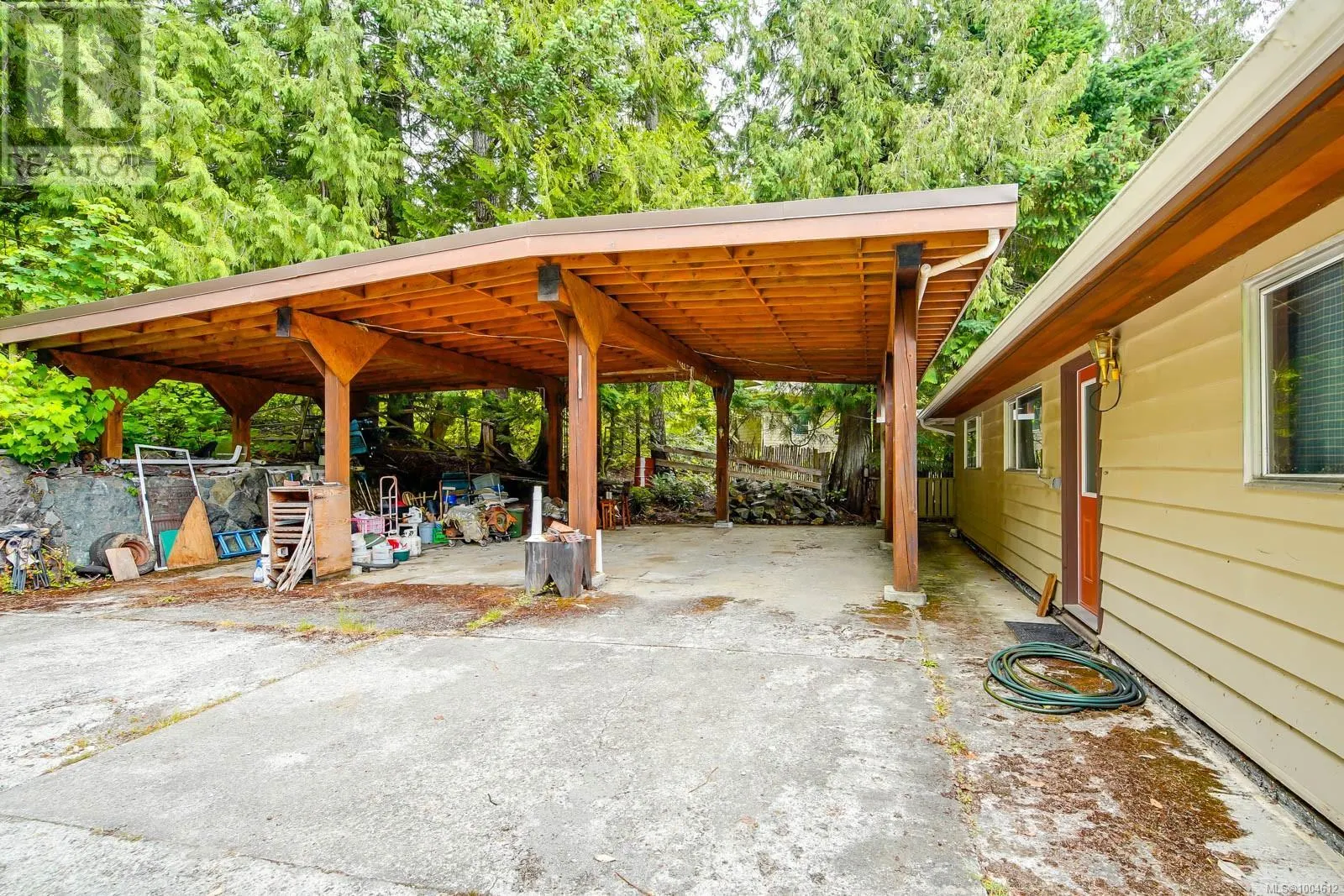 9712 Stirling Arm Cres
