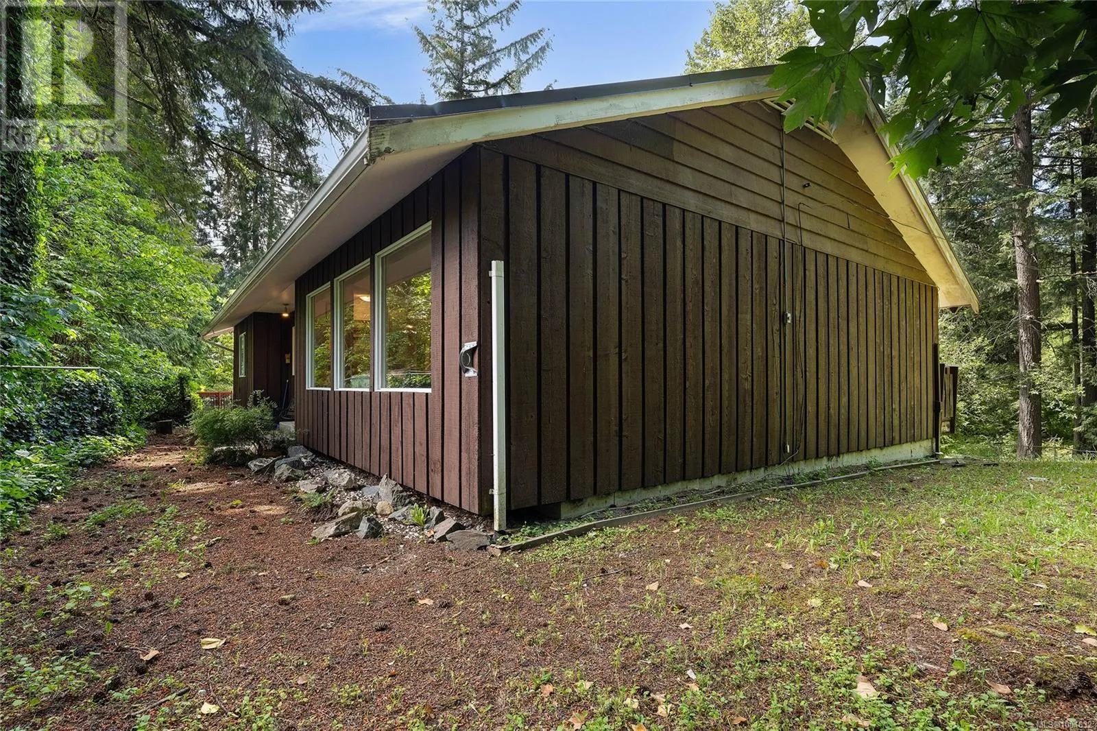 3795 GLENORA Rd