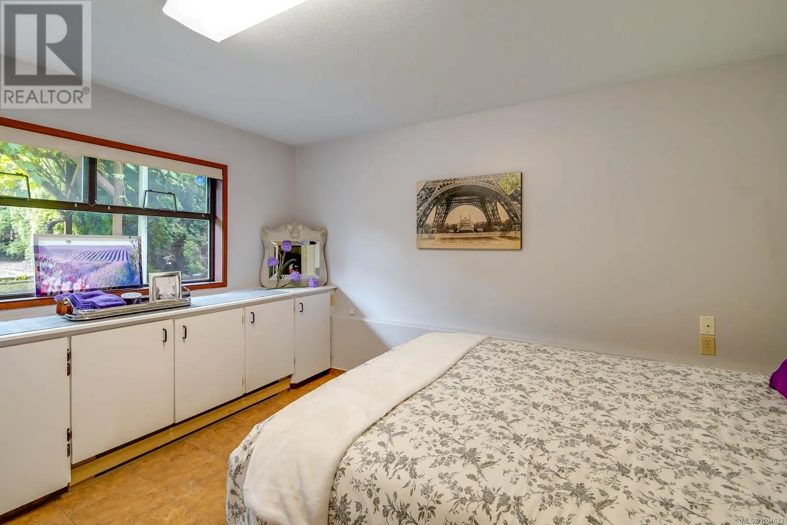2254 Hamilton Dr