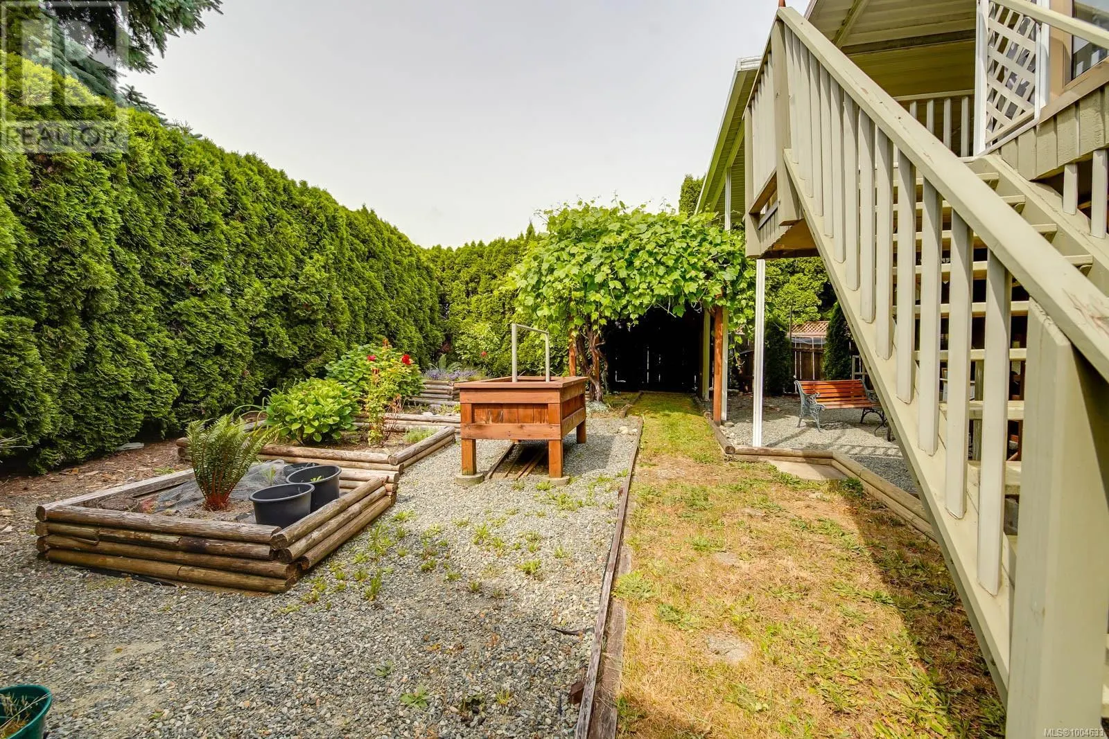 2254 Hamilton Dr