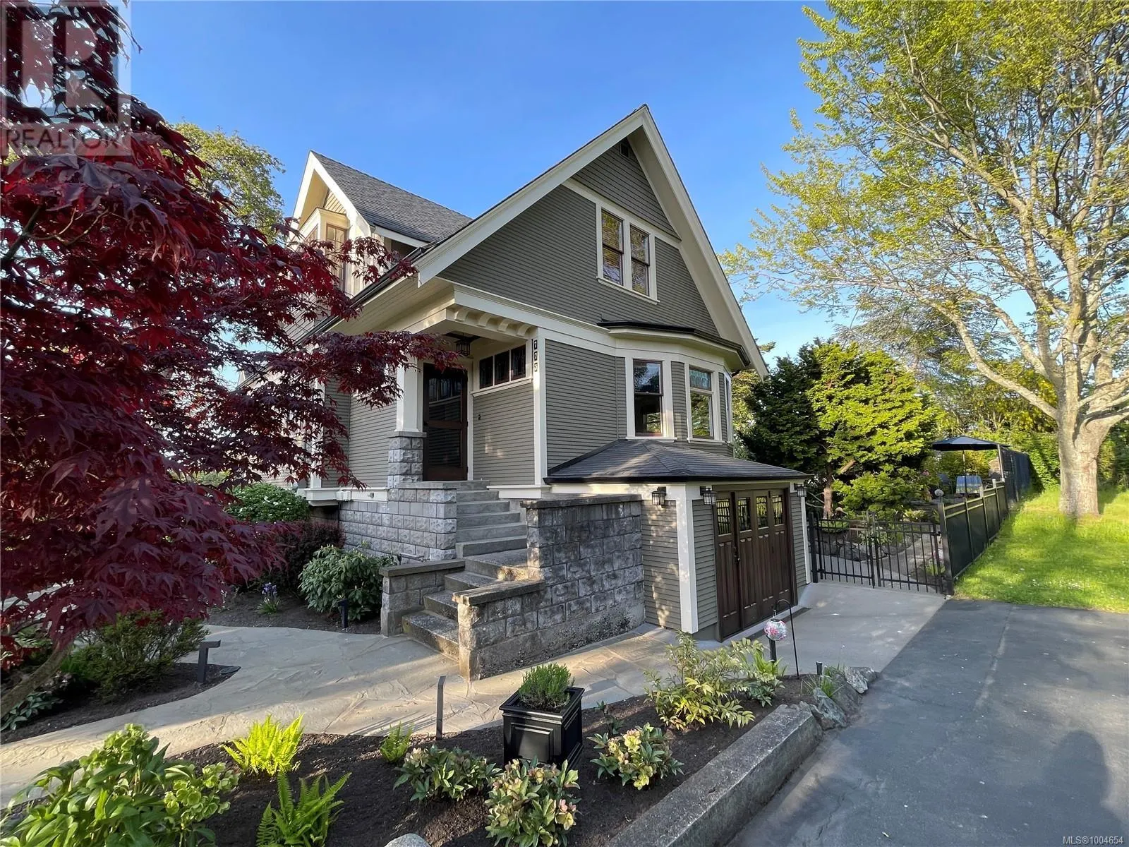 773 Island Rd
