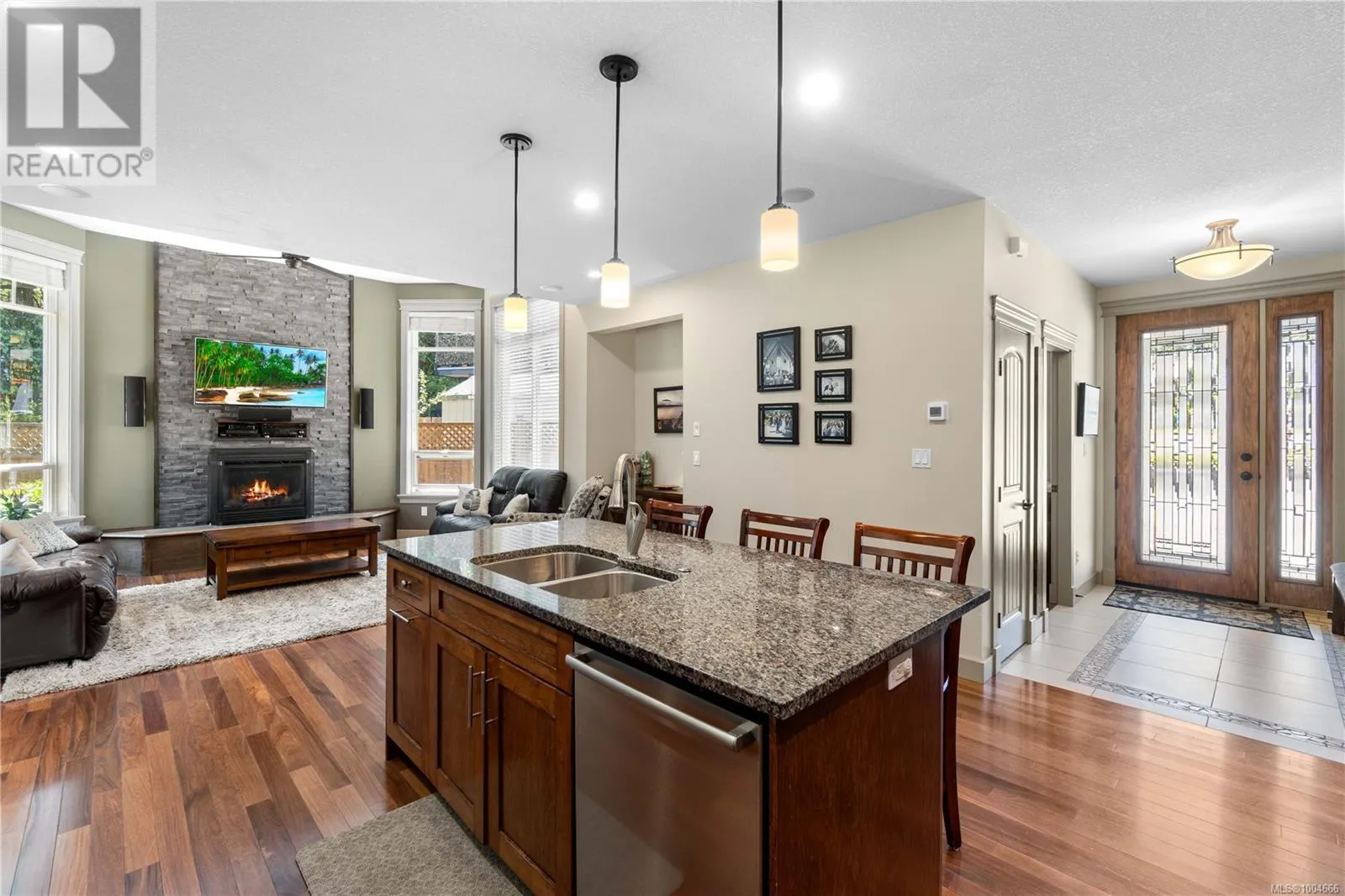 1337 Thalia Pl