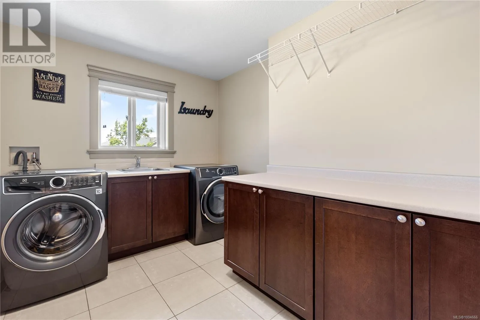 1337 Thalia Pl