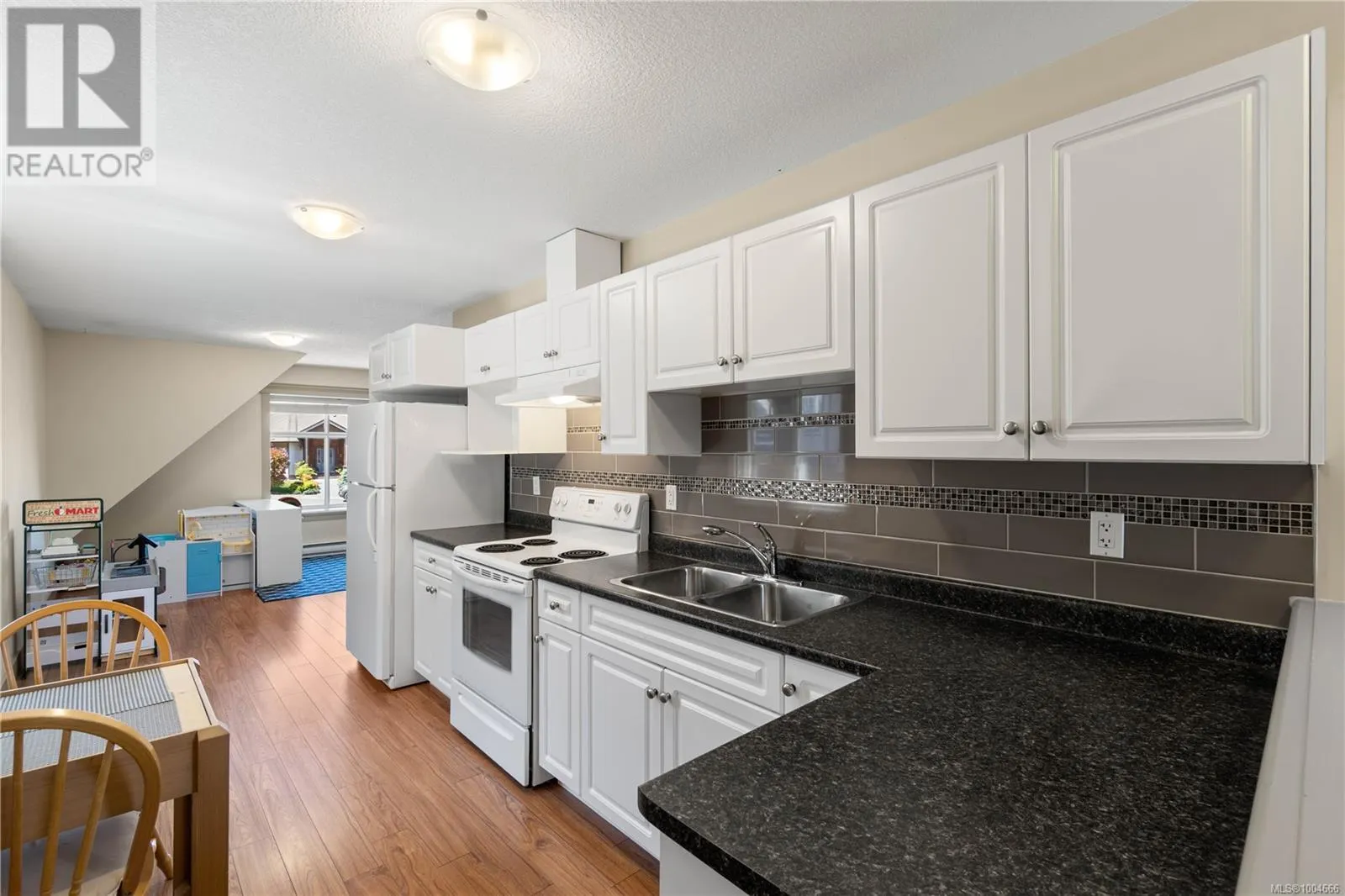 1337 Thalia Pl