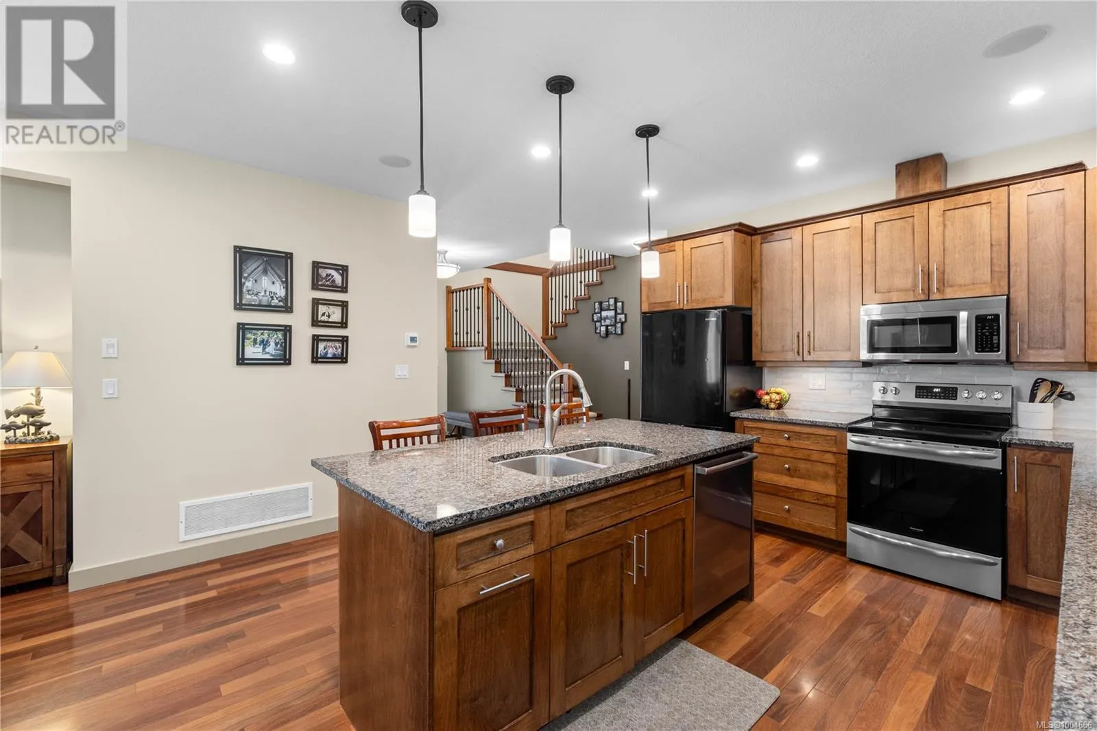 1337 Thalia Pl
