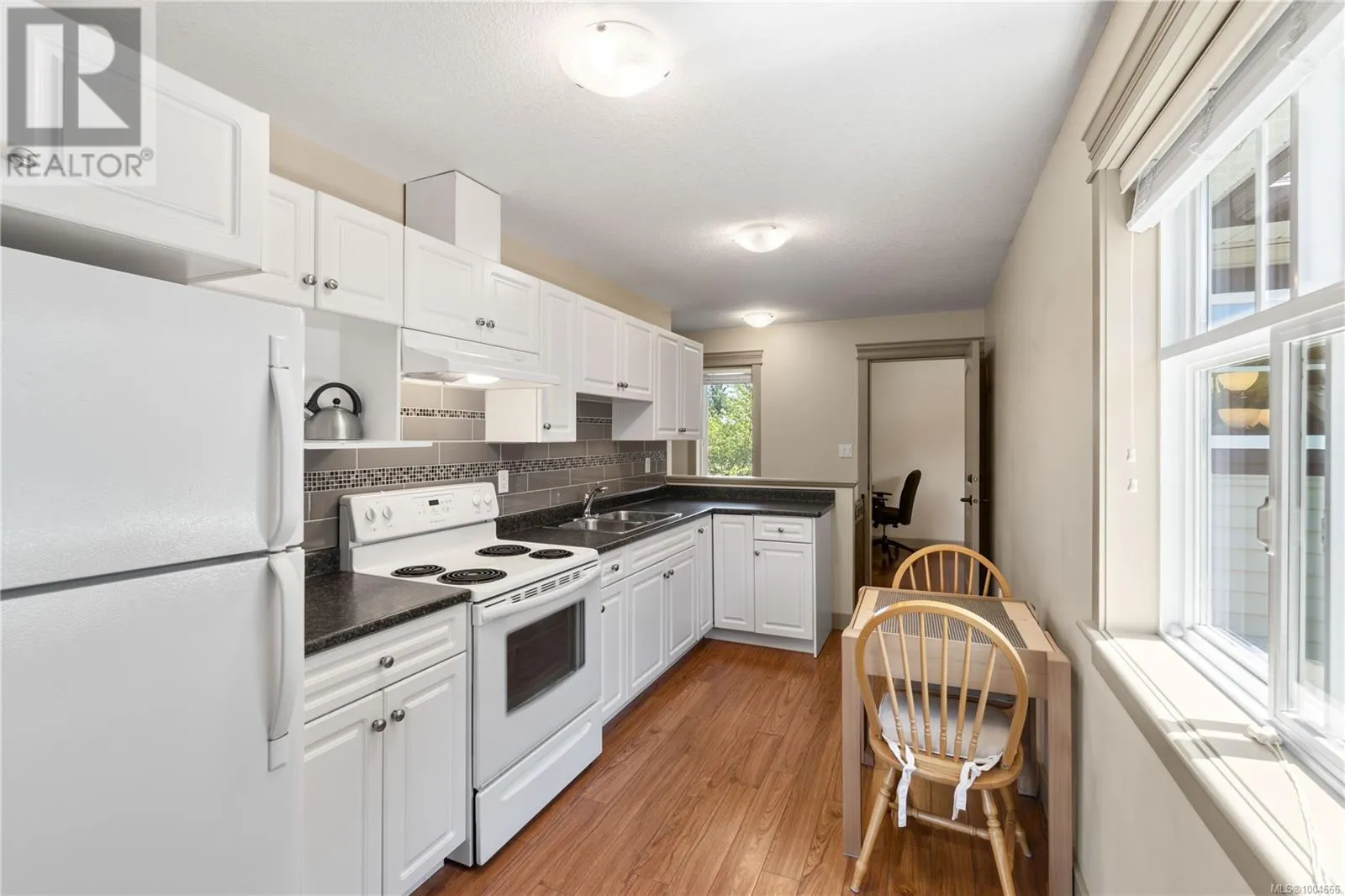 1337 Thalia Pl