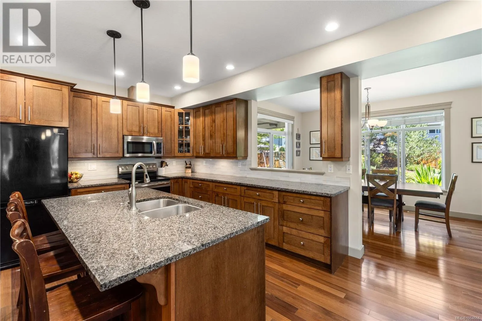 1337 Thalia Pl