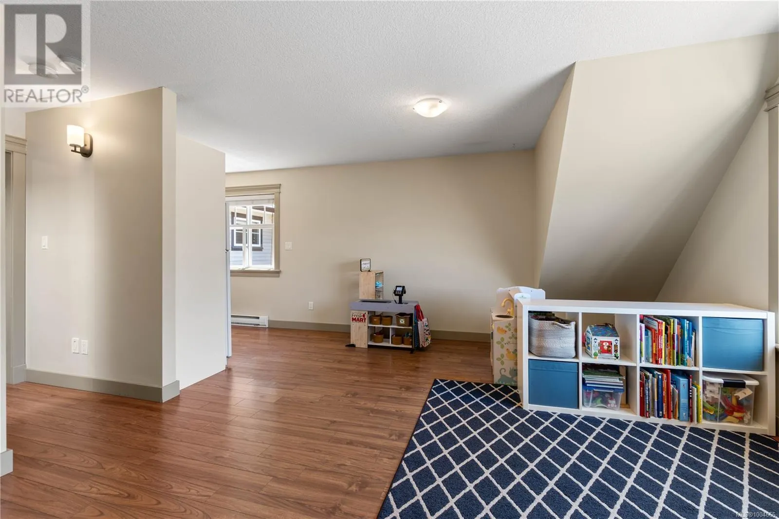 1337 Thalia Pl
