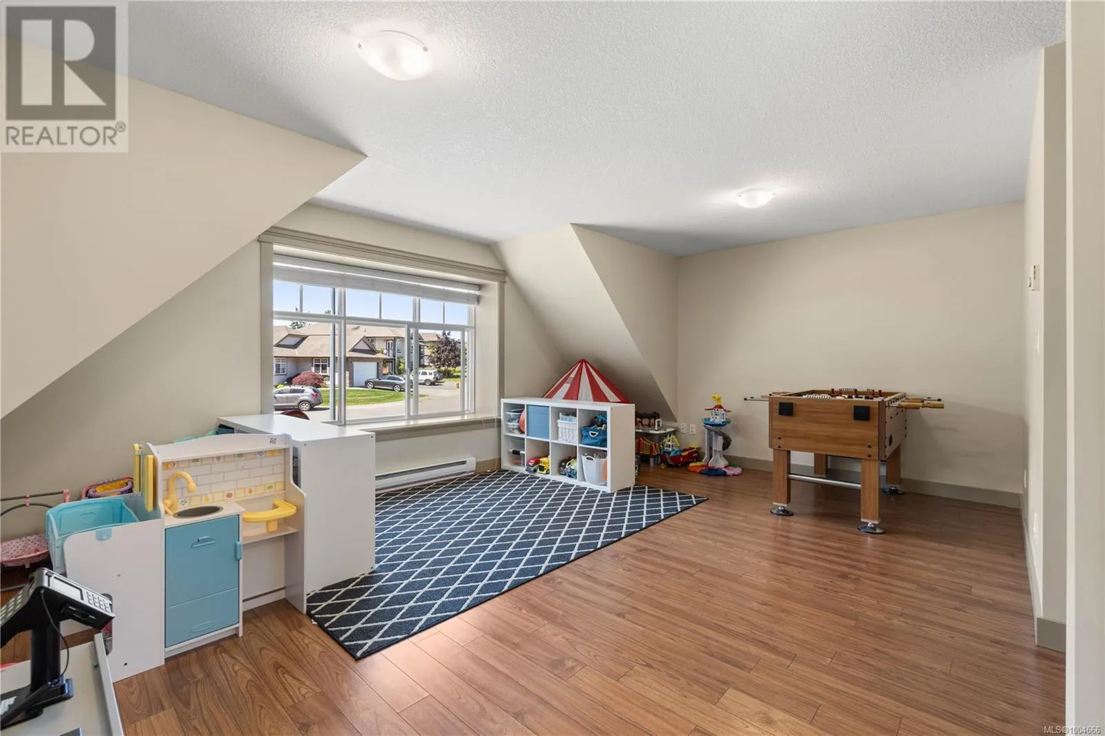 1337 Thalia Pl
