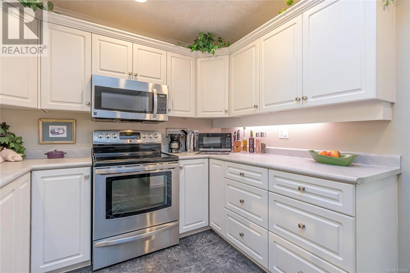 1163 Wellington Dr