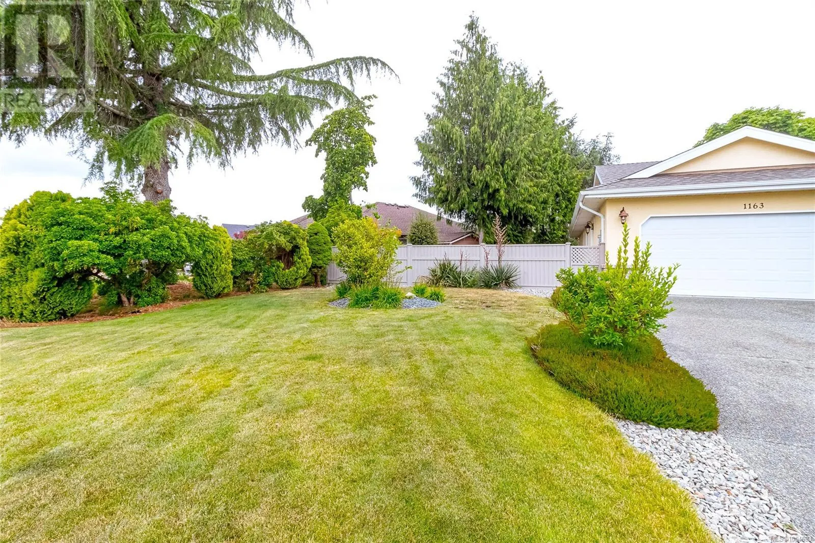 1163 Wellington Dr