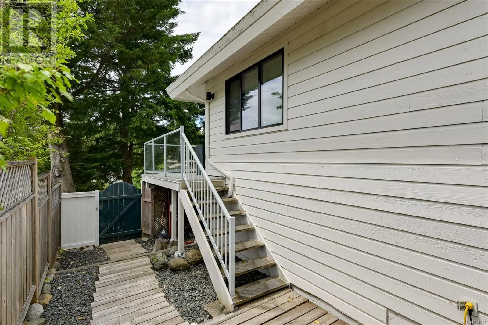 632 Cairndale Rd
