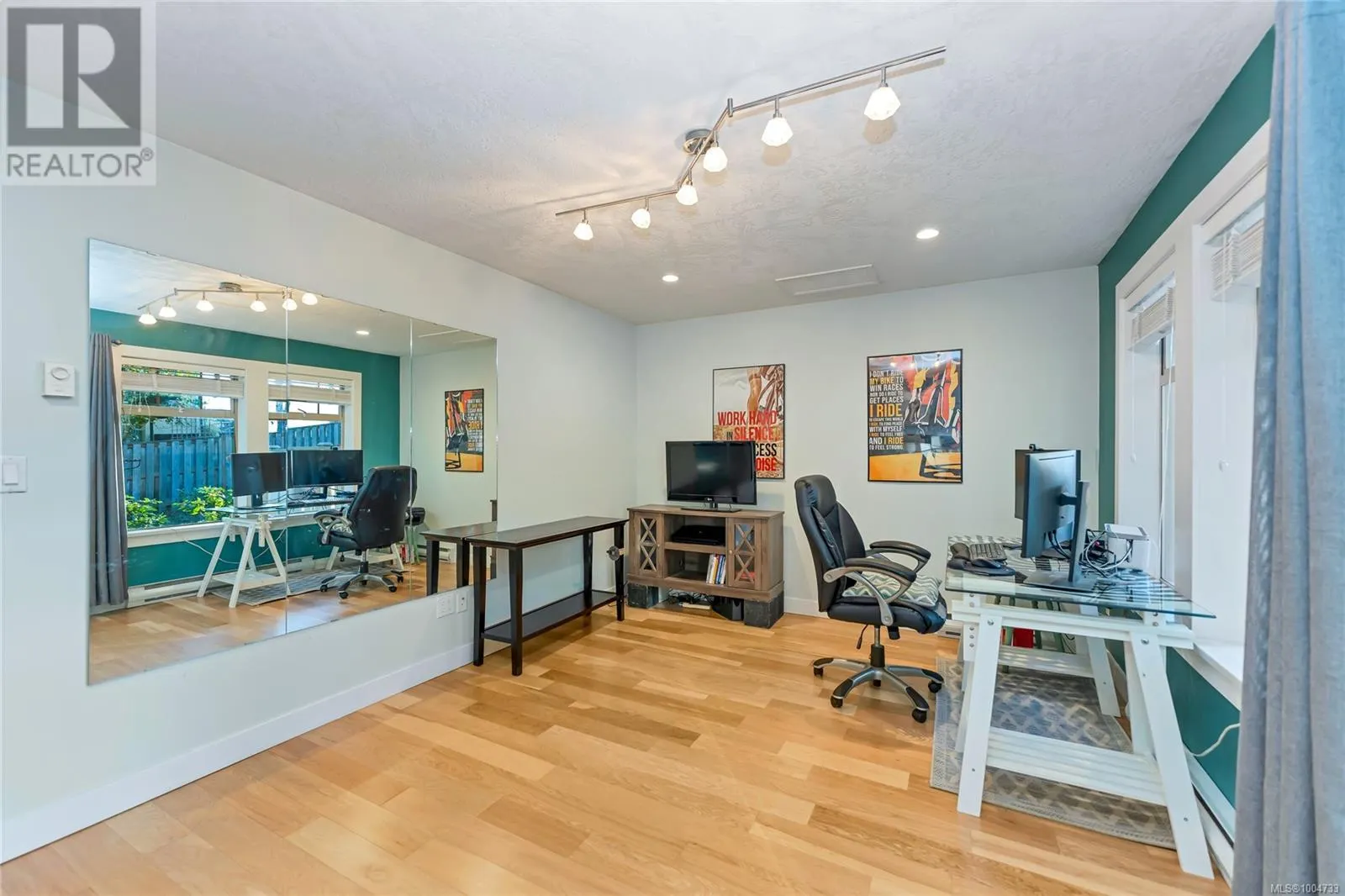 30 850 Parklands Dr