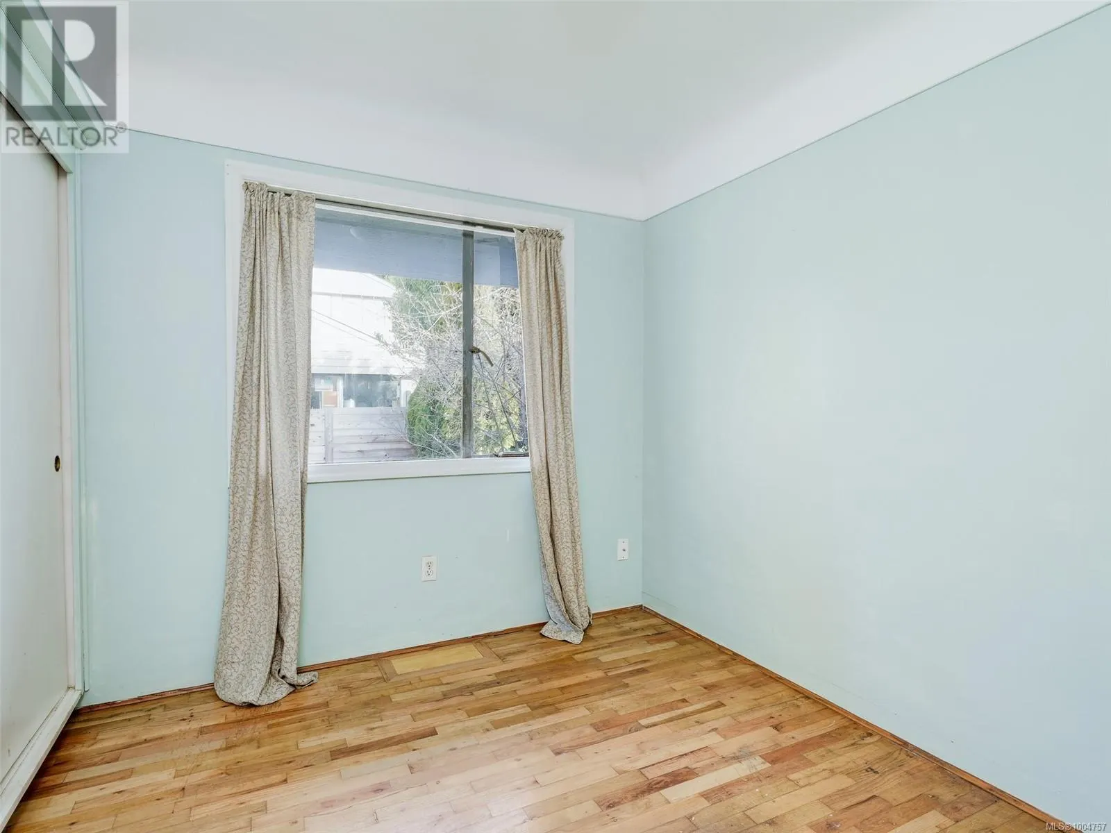 406 Beach Dr