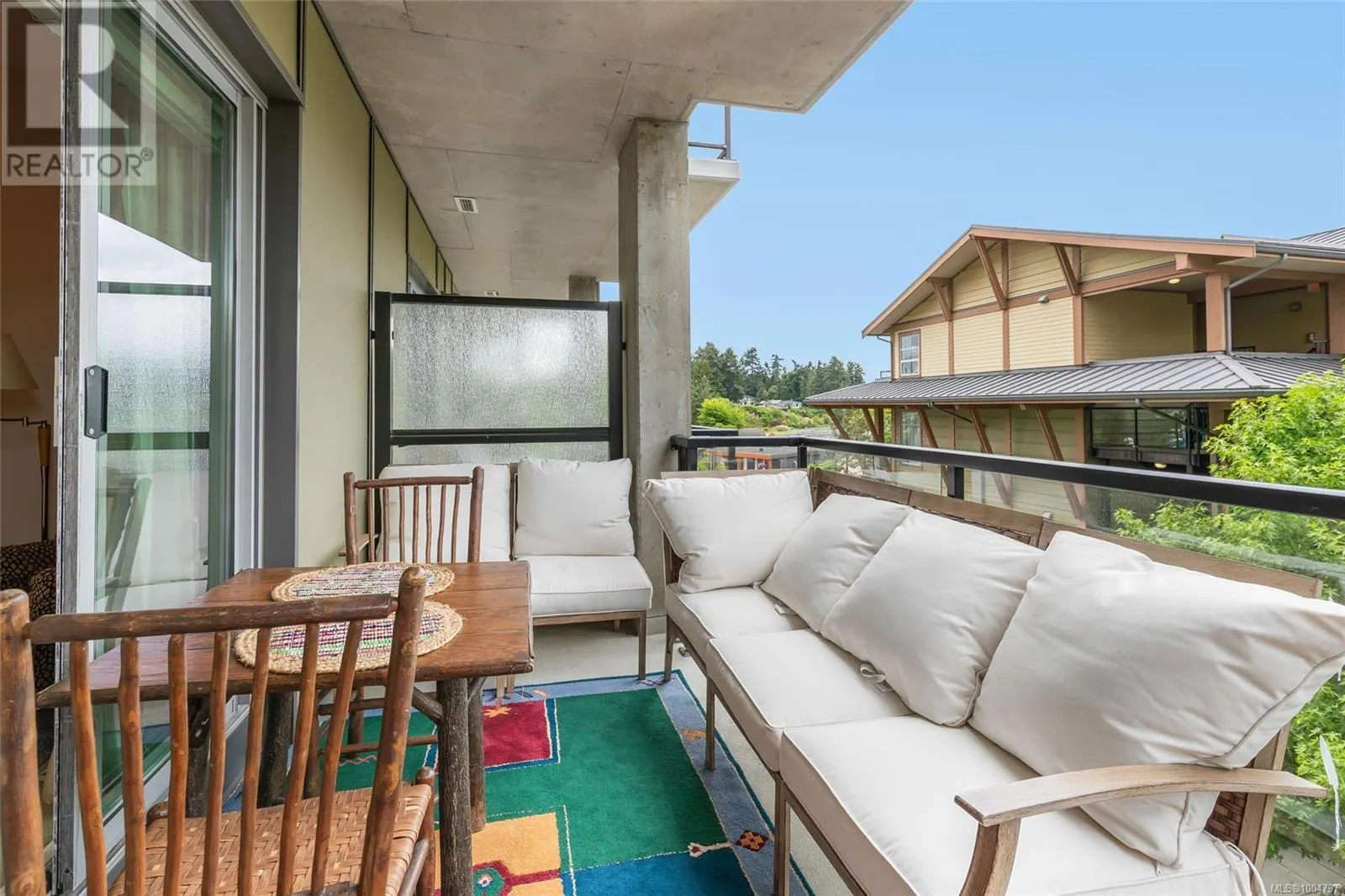 302 194 Beachside Dr