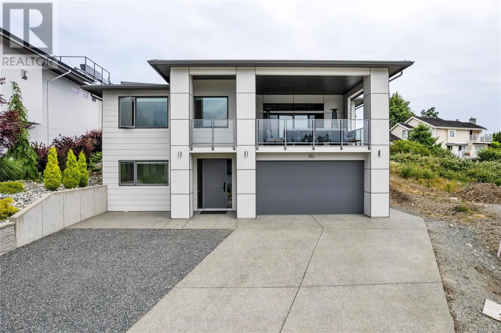 152 Golden Oaks Cres