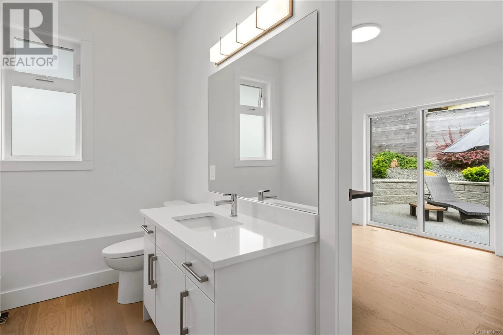 152 Golden Oaks Cres