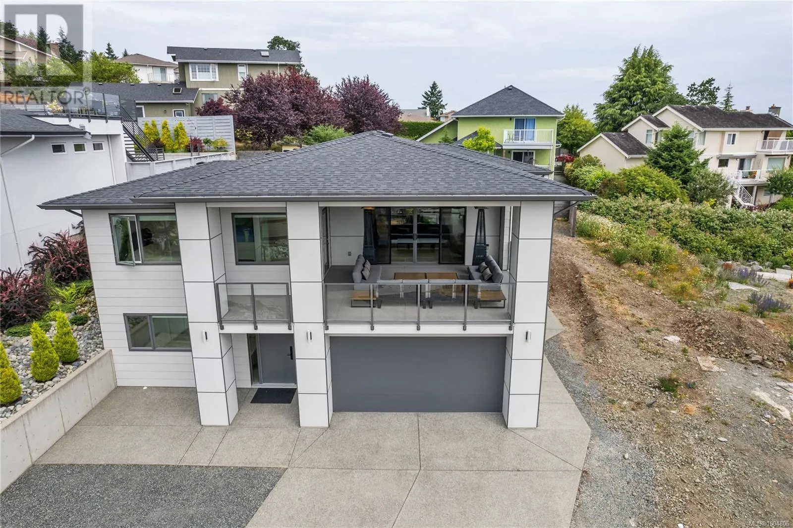 152 Golden Oaks Cres