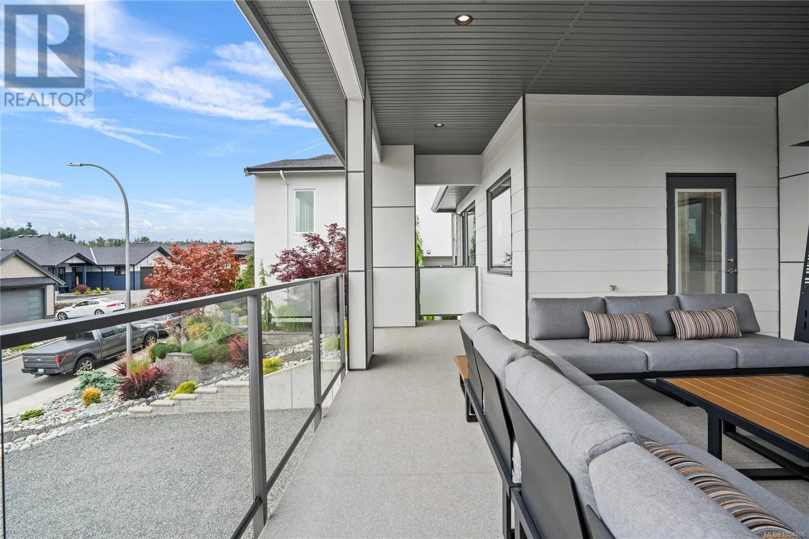 152 Golden Oaks Cres