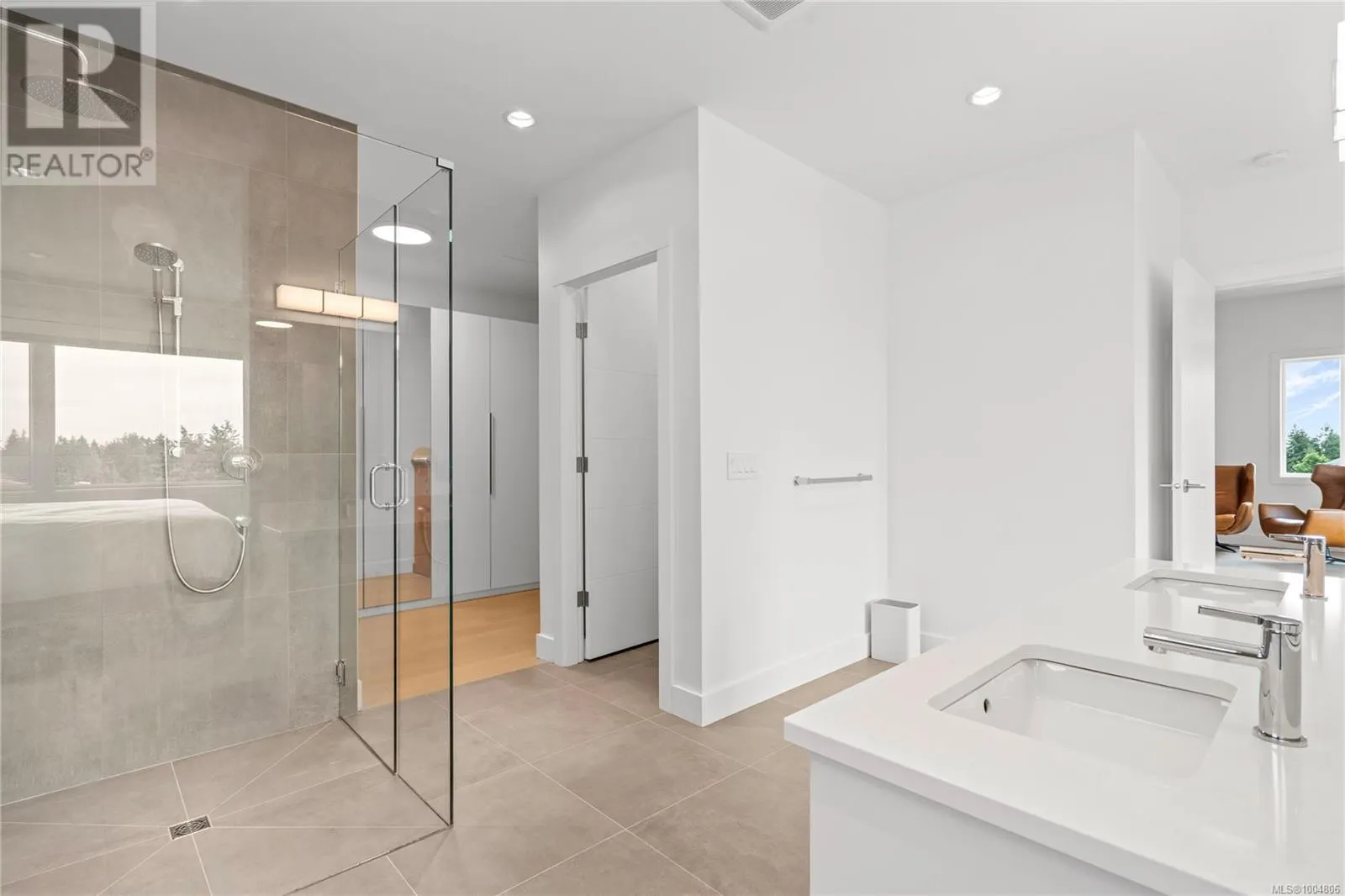 152 Golden Oaks Cres