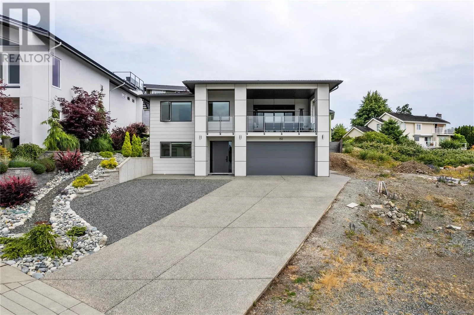 152 Golden Oaks Cres