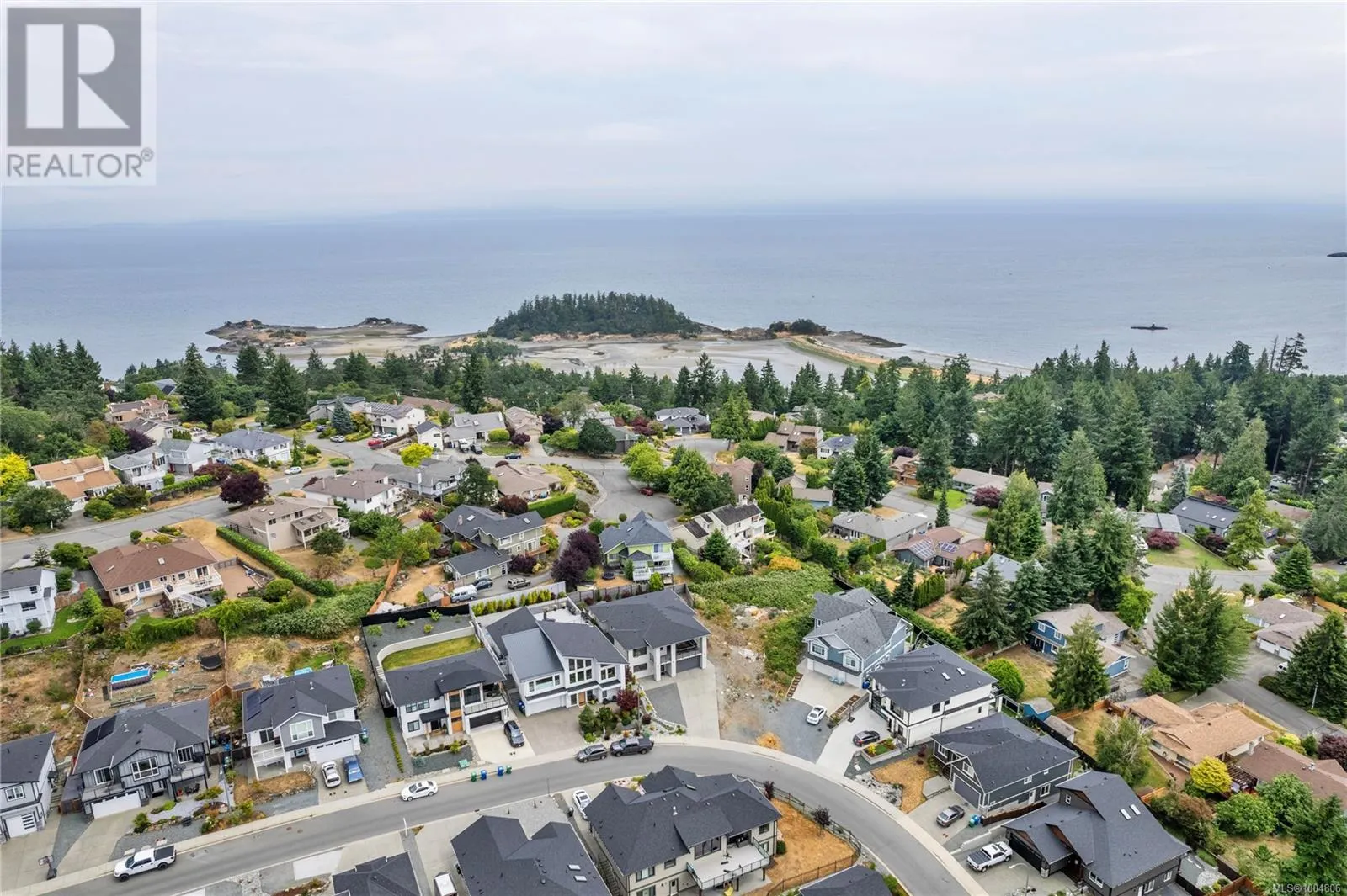 152 Golden Oaks Cres
