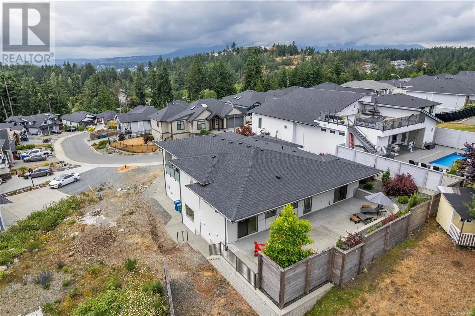152 Golden Oaks Cres
