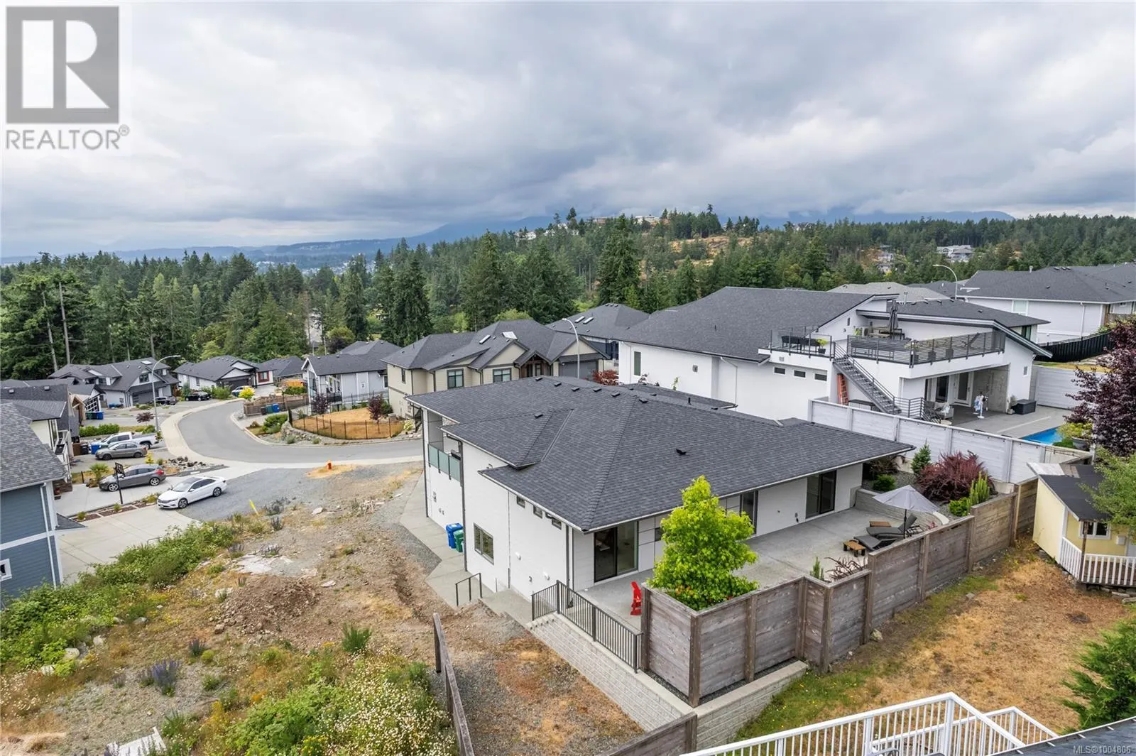 152 Golden Oaks Cres