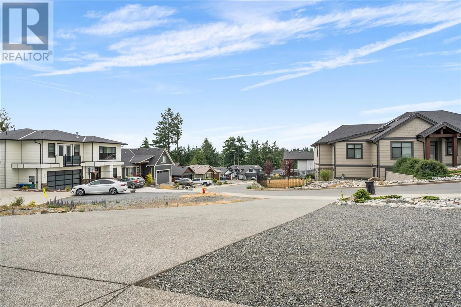 152 Golden Oaks Cres