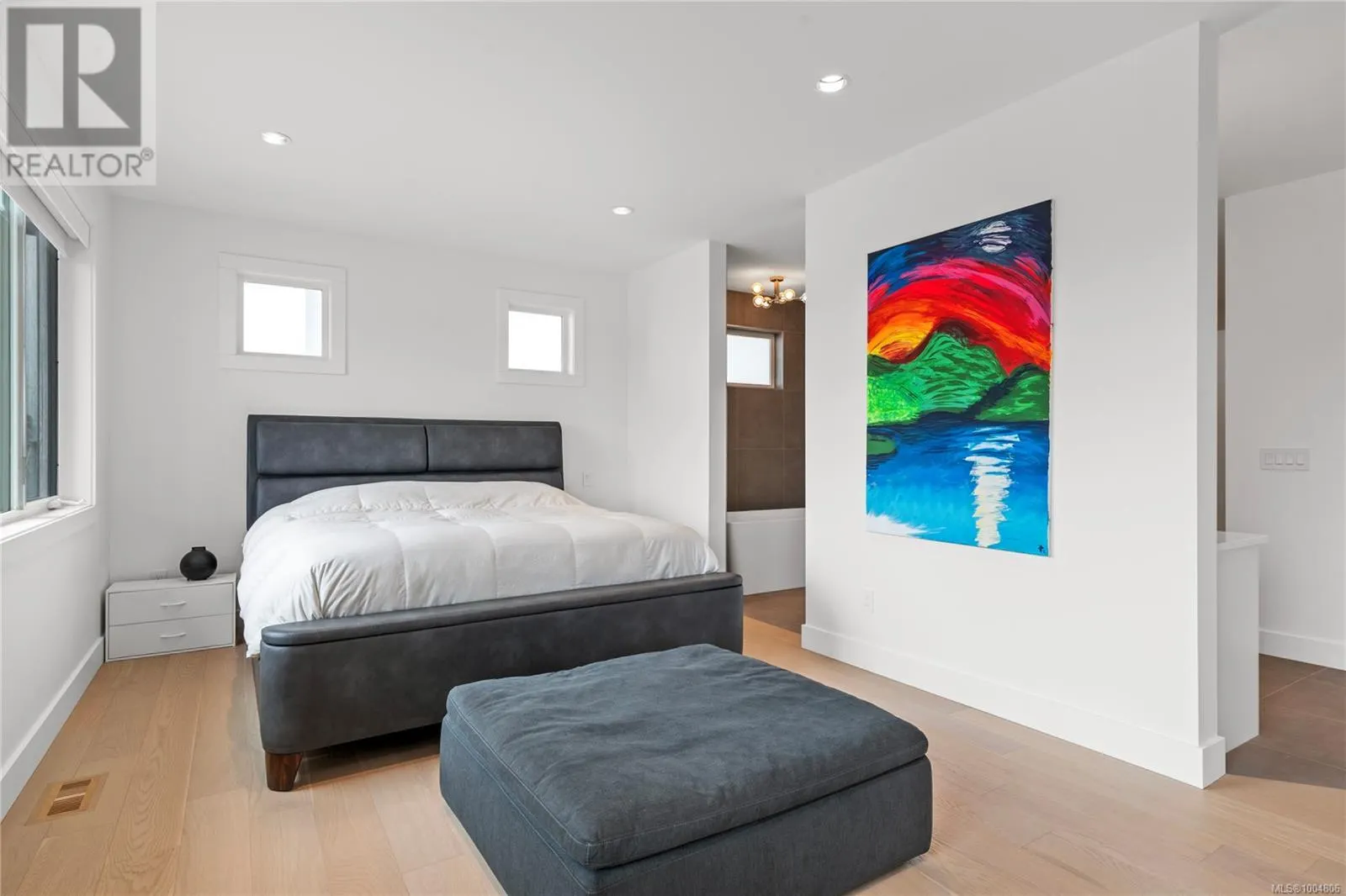 152 Golden Oaks Cres