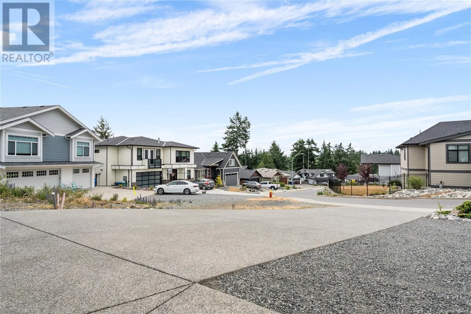 152 Golden Oaks Cres