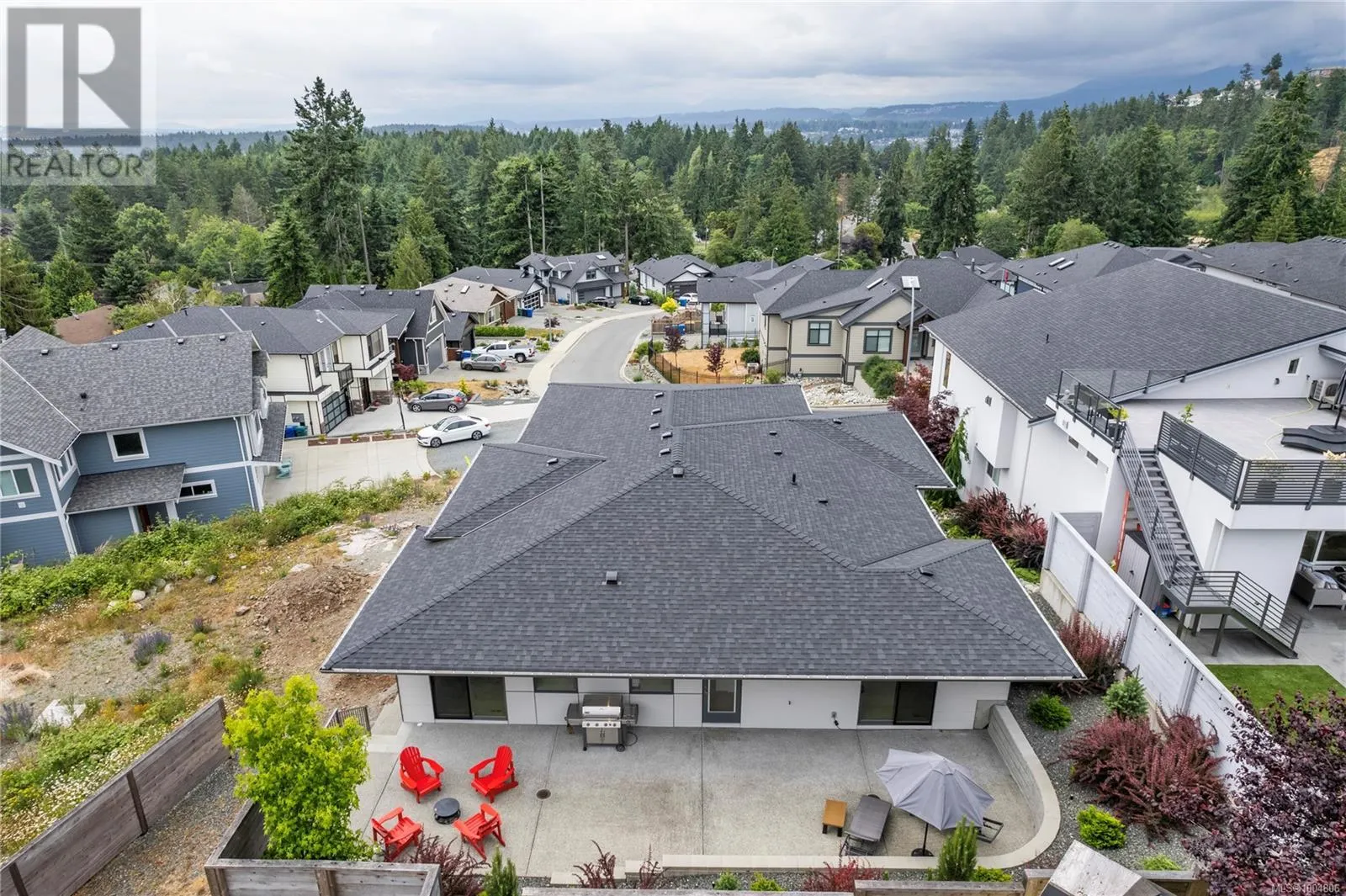 152 Golden Oaks Cres