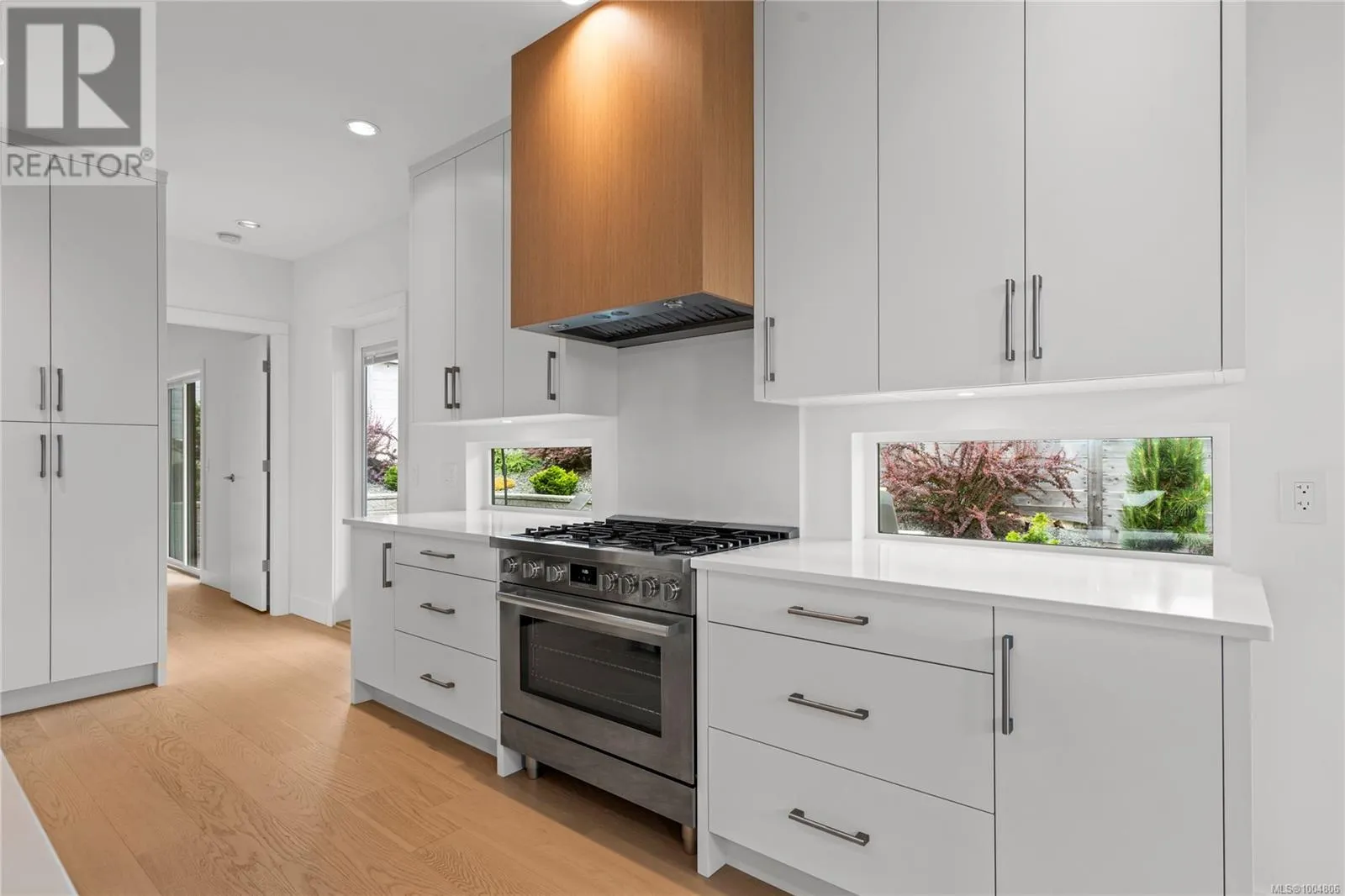 152 Golden Oaks Cres
