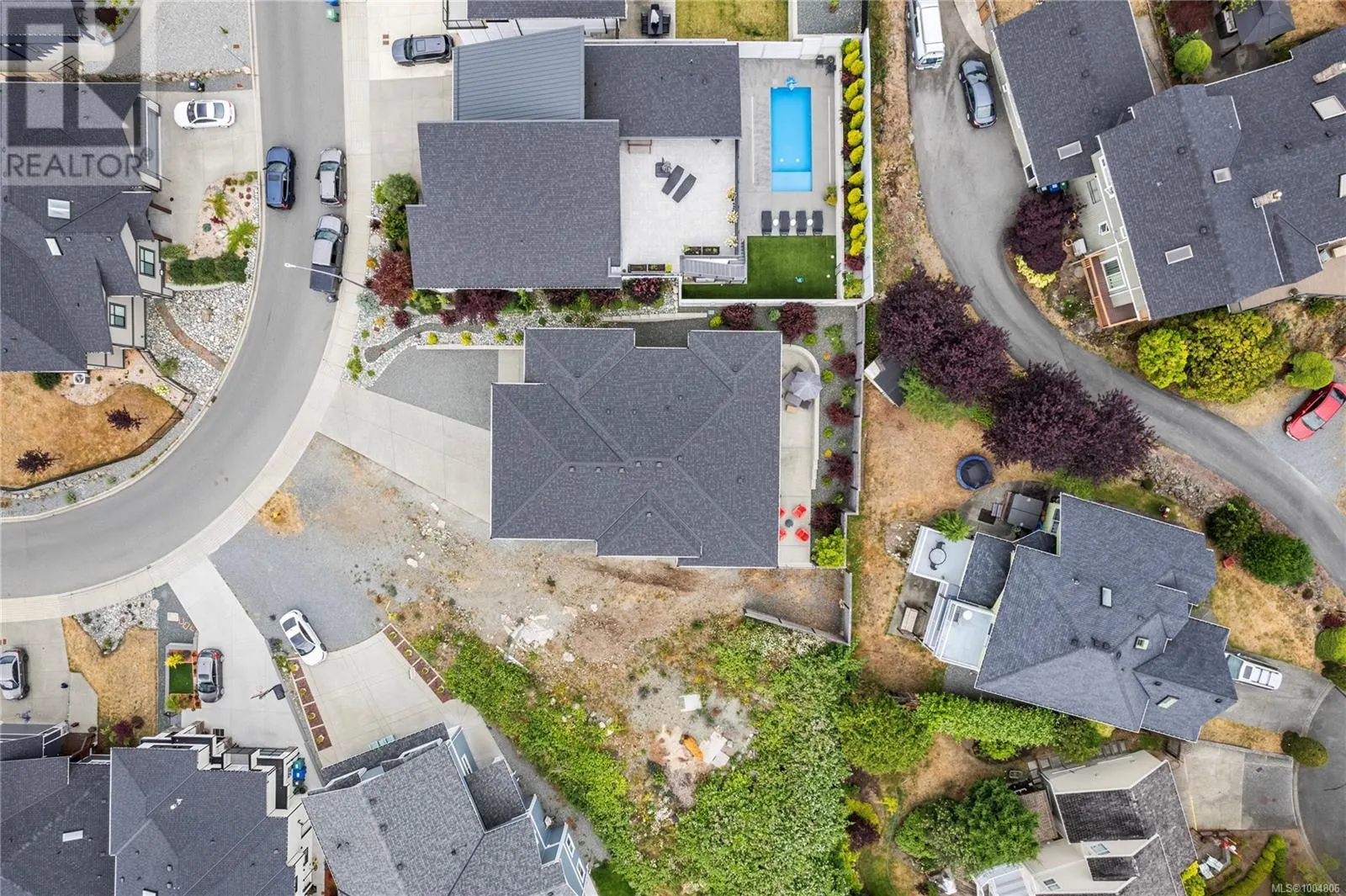 152 Golden Oaks Cres