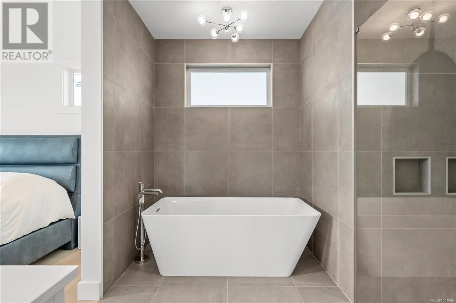 152 Golden Oaks Cres