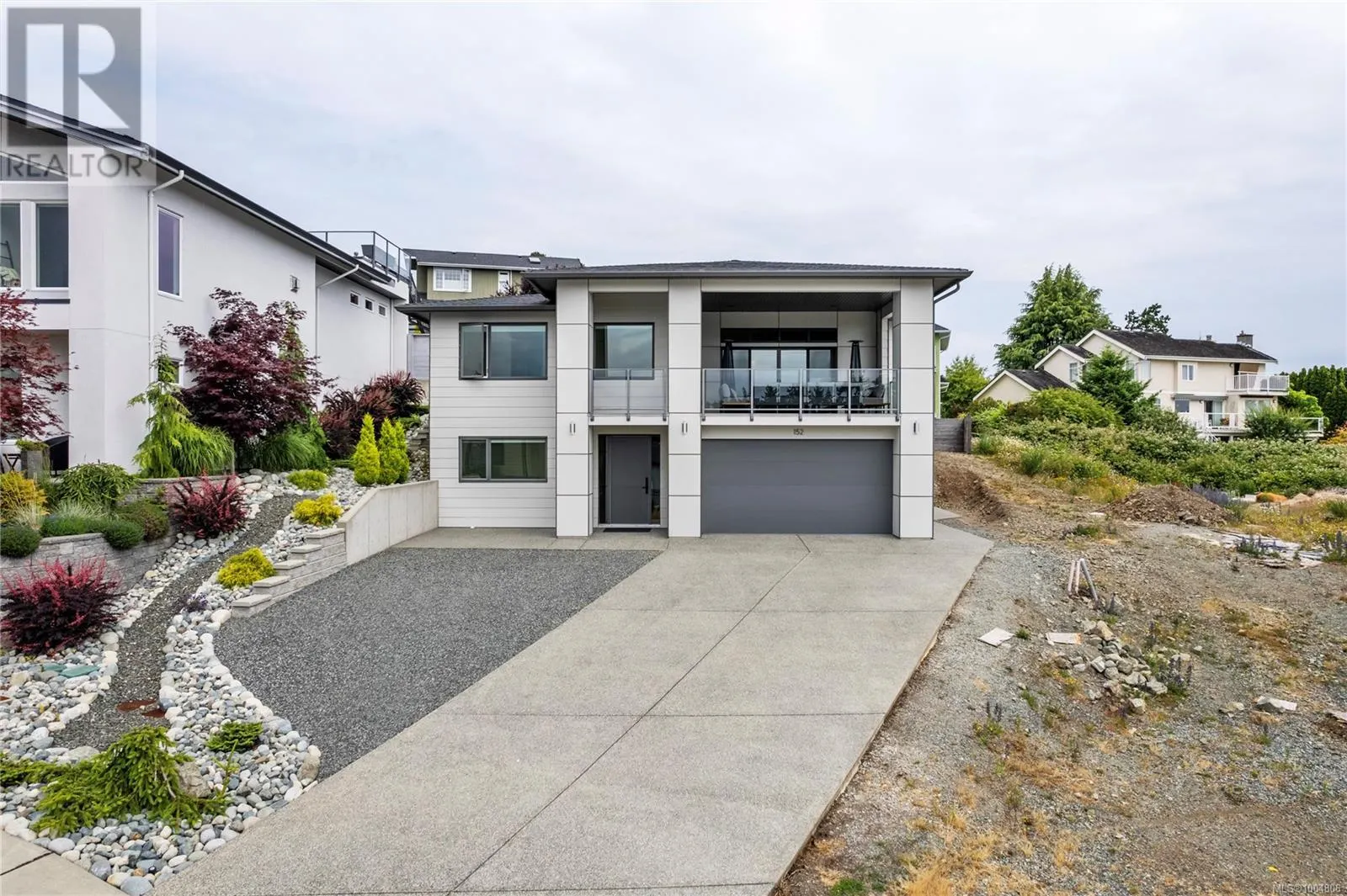 152 Golden Oaks Cres