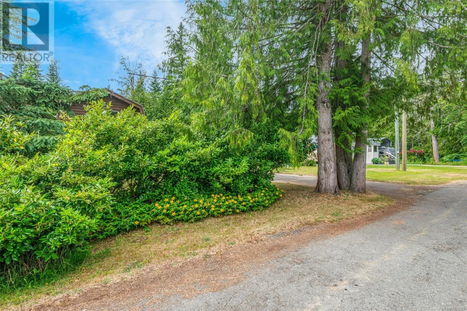 7878 Wardrop Rd