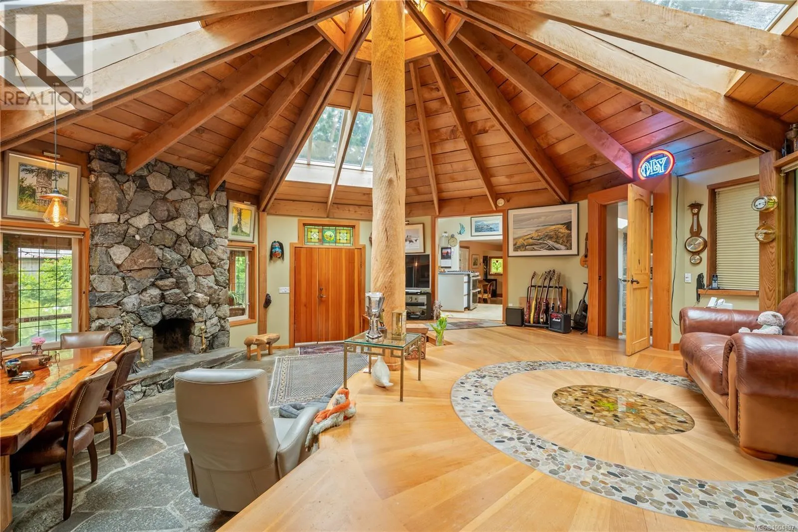 1364 Chesterman Beach Rd