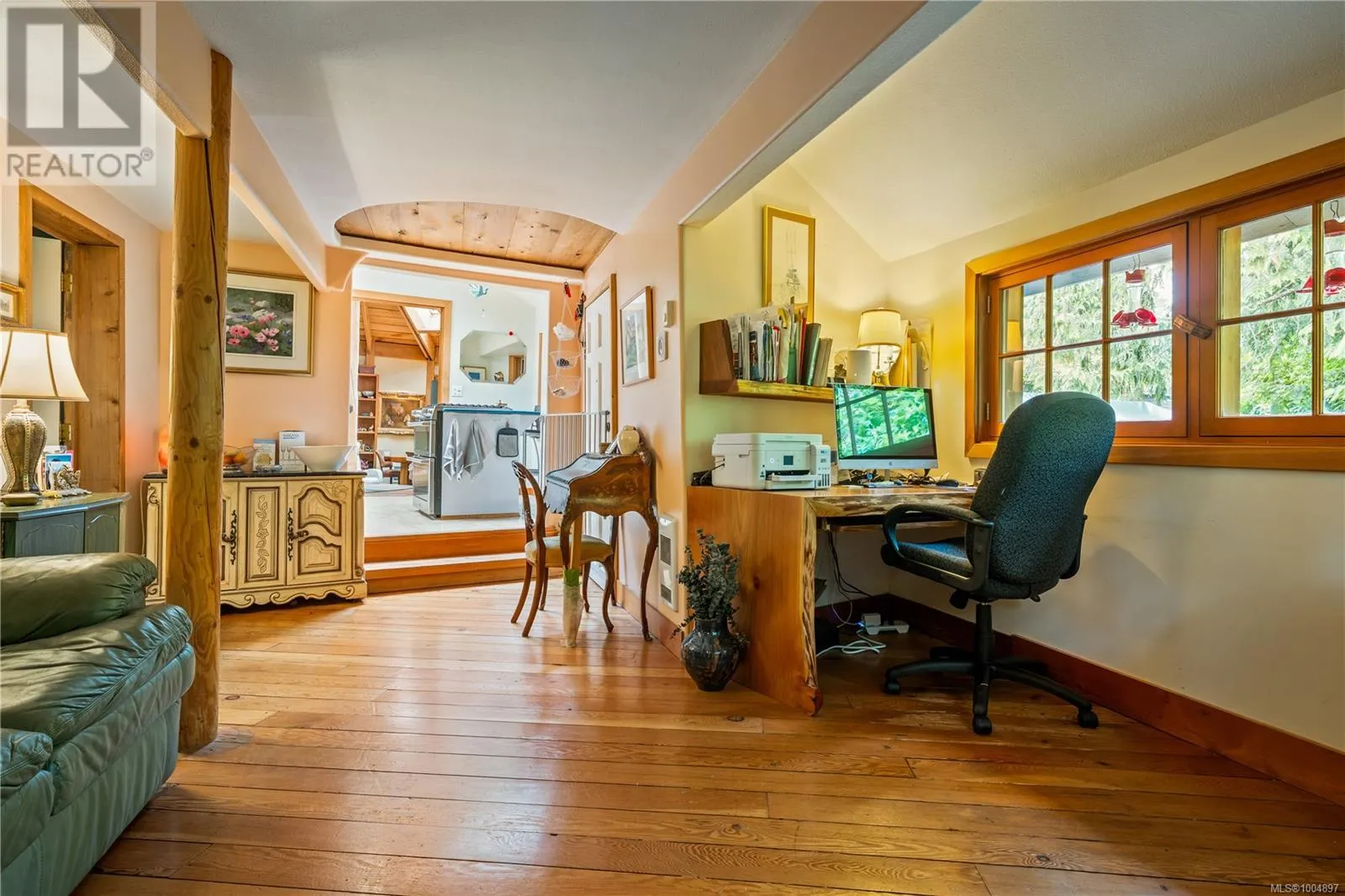1364 Chesterman Beach Rd