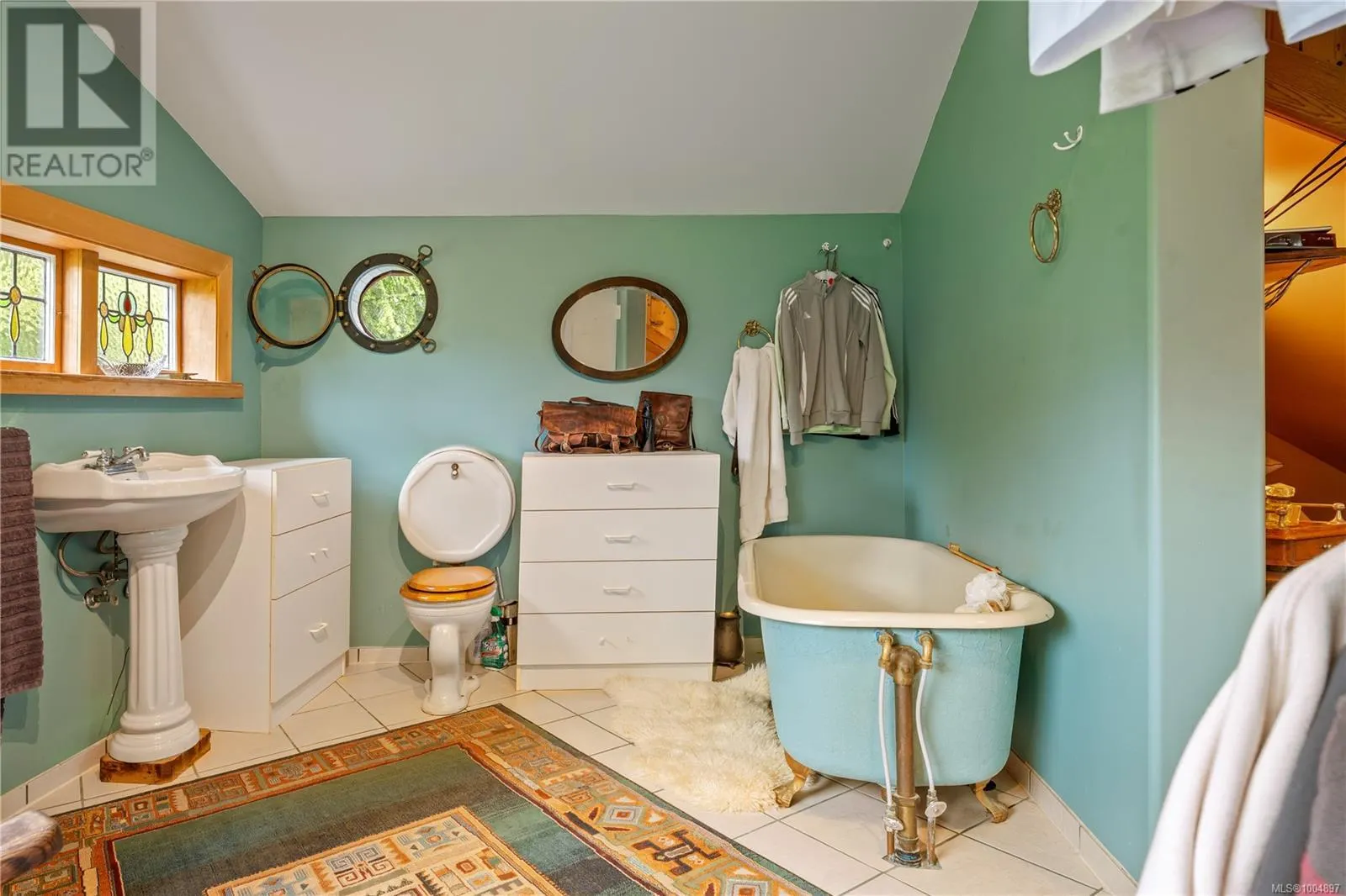 1364 Chesterman Beach Rd