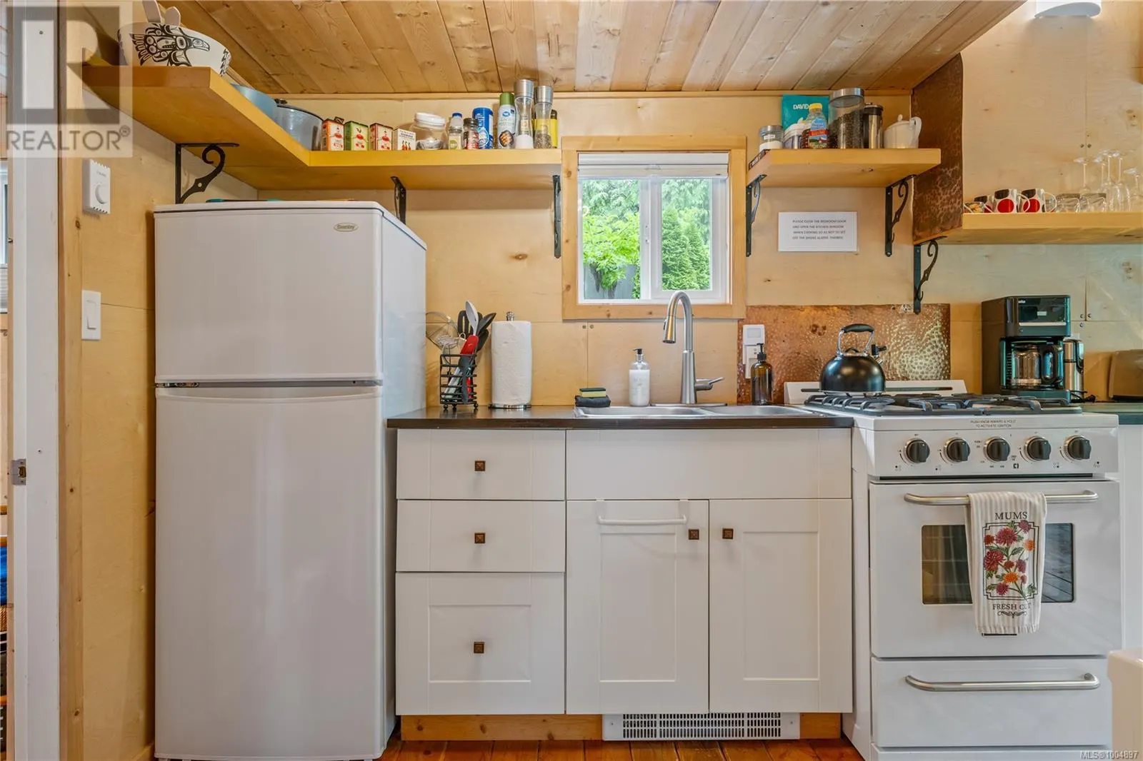 1364 Chesterman Beach Rd