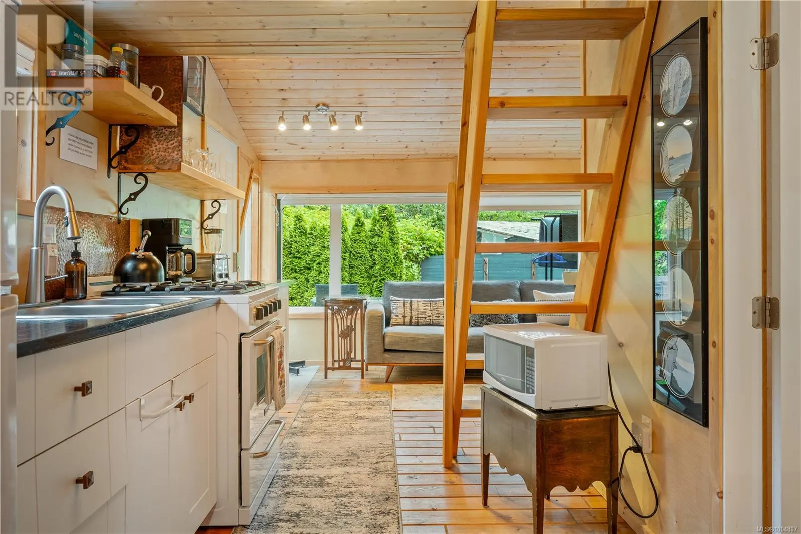1364 Chesterman Beach Rd