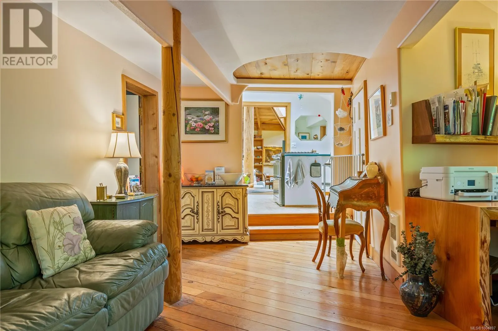1364 Chesterman Beach Rd