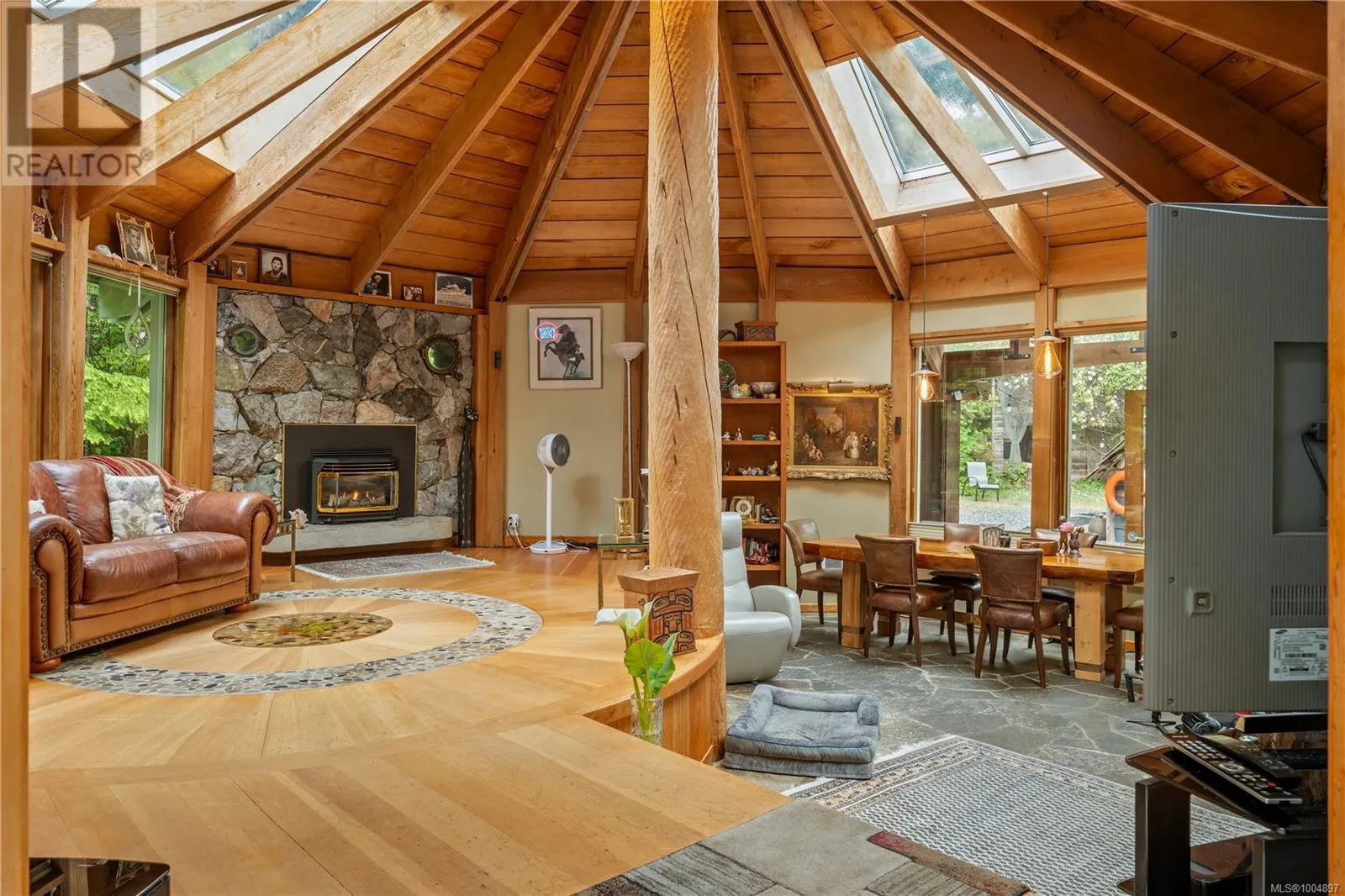1364 Chesterman Beach Rd