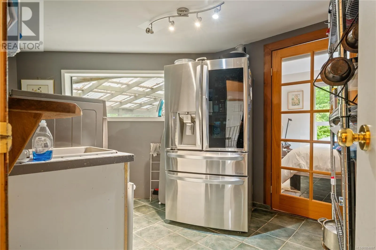 1364 Chesterman Beach Rd