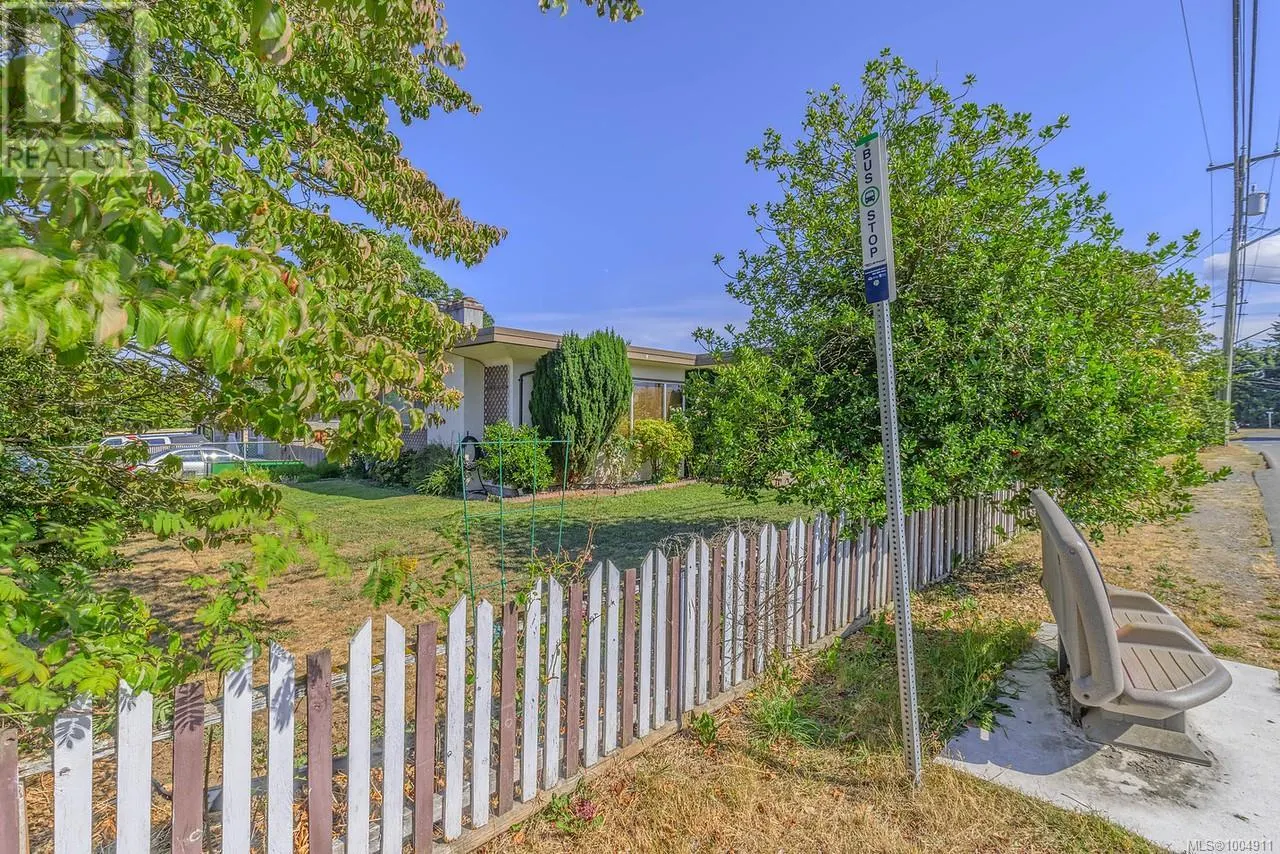 1212 Waddington Rd