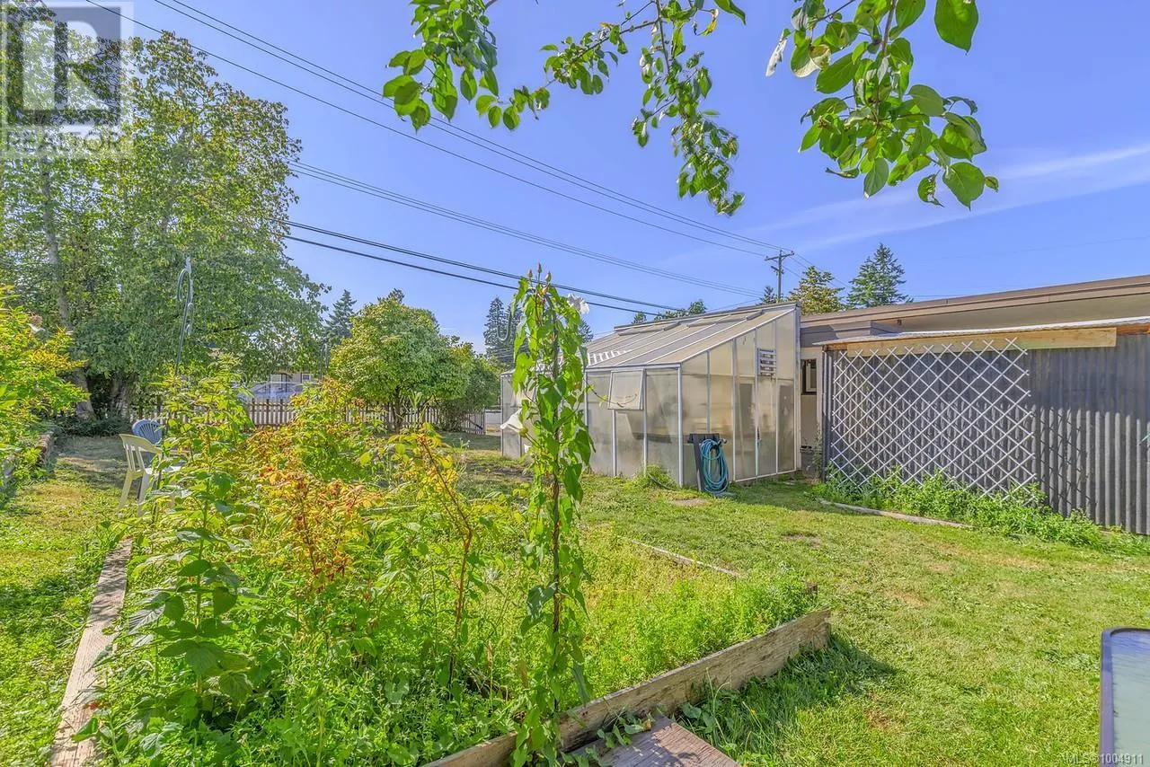 1212 Waddington Rd