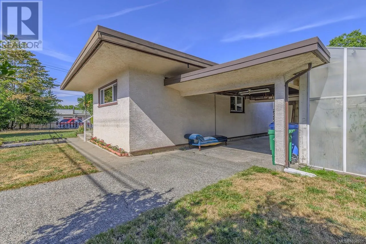 1212 Waddington Rd