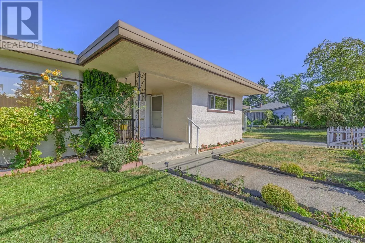 1212 Waddington Rd